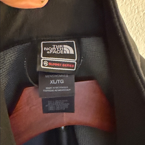 The North Face Summit Series Apex Bionic Black Full-Zip Softshell Jacket - Picture 6 of 6